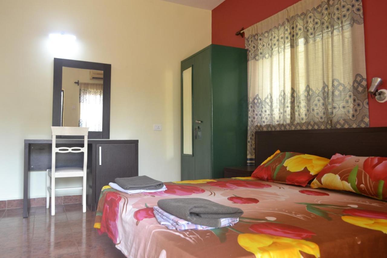 Monte Villa Guest House Candolim Esterno foto