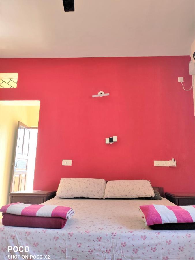 Monte Villa Guest House Candolim Esterno foto