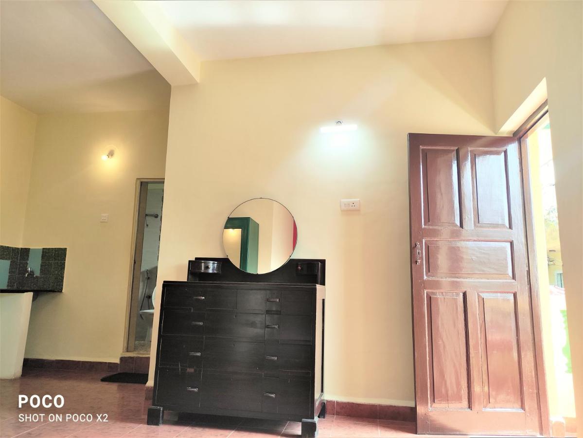 Monte Villa Guest House Candolim Esterno foto